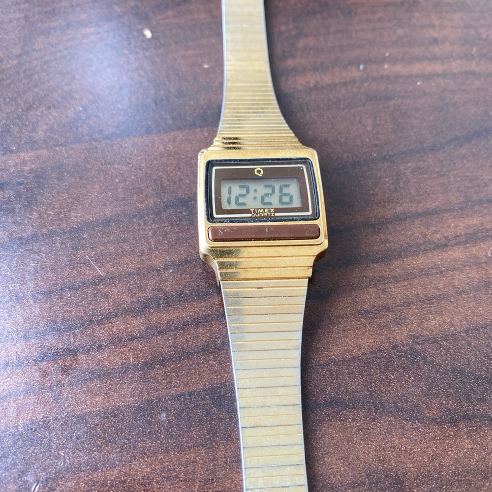 Timex Gold Digital Watch - Picture 3 of 8